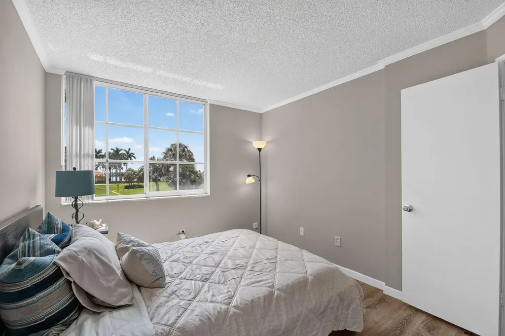 135 Yacht Club Way Hypoluxo FL 33462