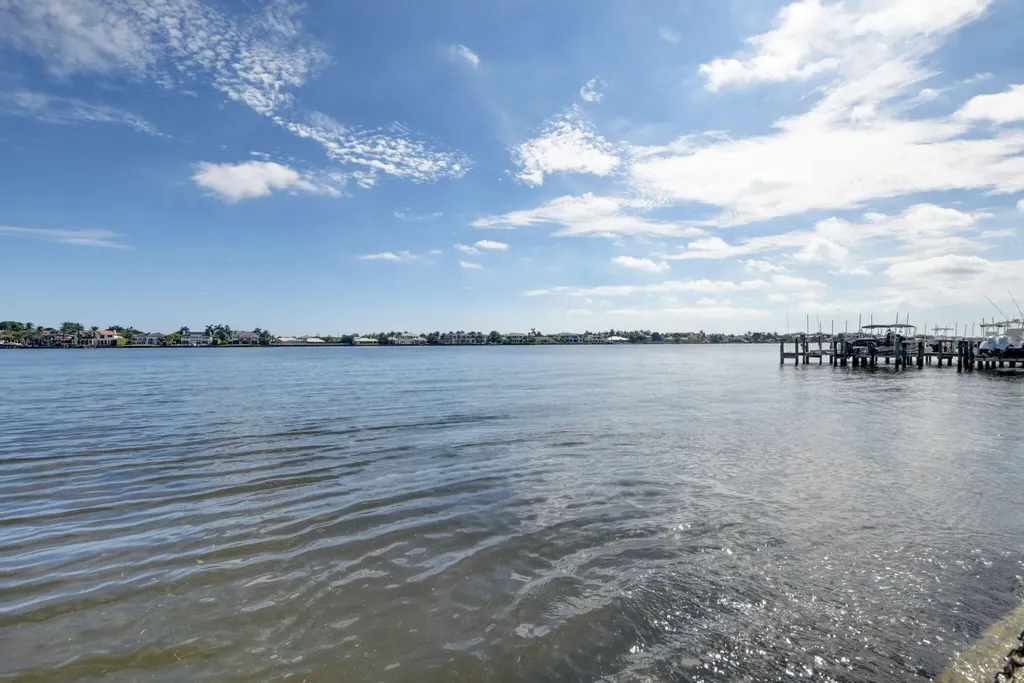 135 Yacht Club Way Hypoluxo FL 33462