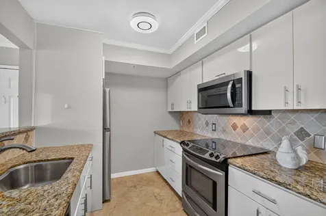 135 Yacht Club Way Hypoluxo FL 33462
