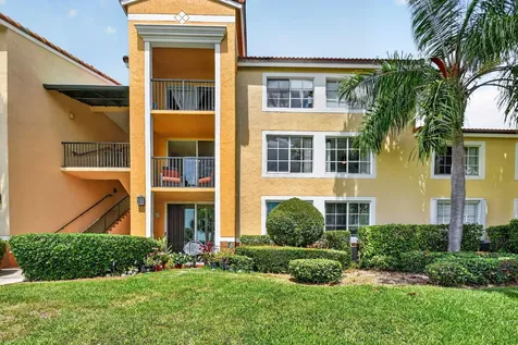 135 Yacht Club Way Hypoluxo FL 33462