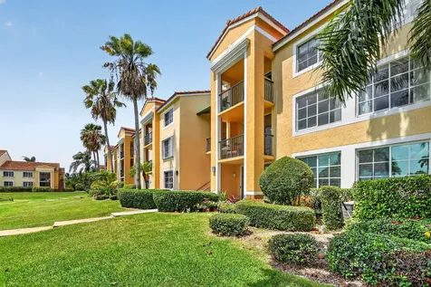 135 Yacht Club Way Hypoluxo FL 33462