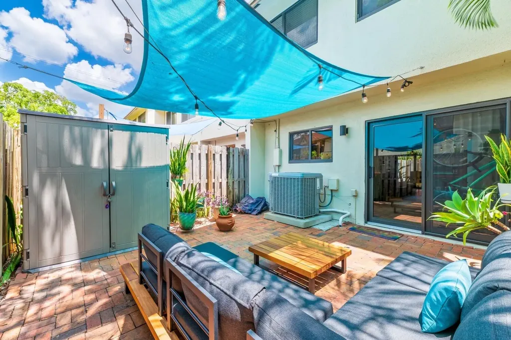 308 City View Drive Fort Lauderdale FL 33311