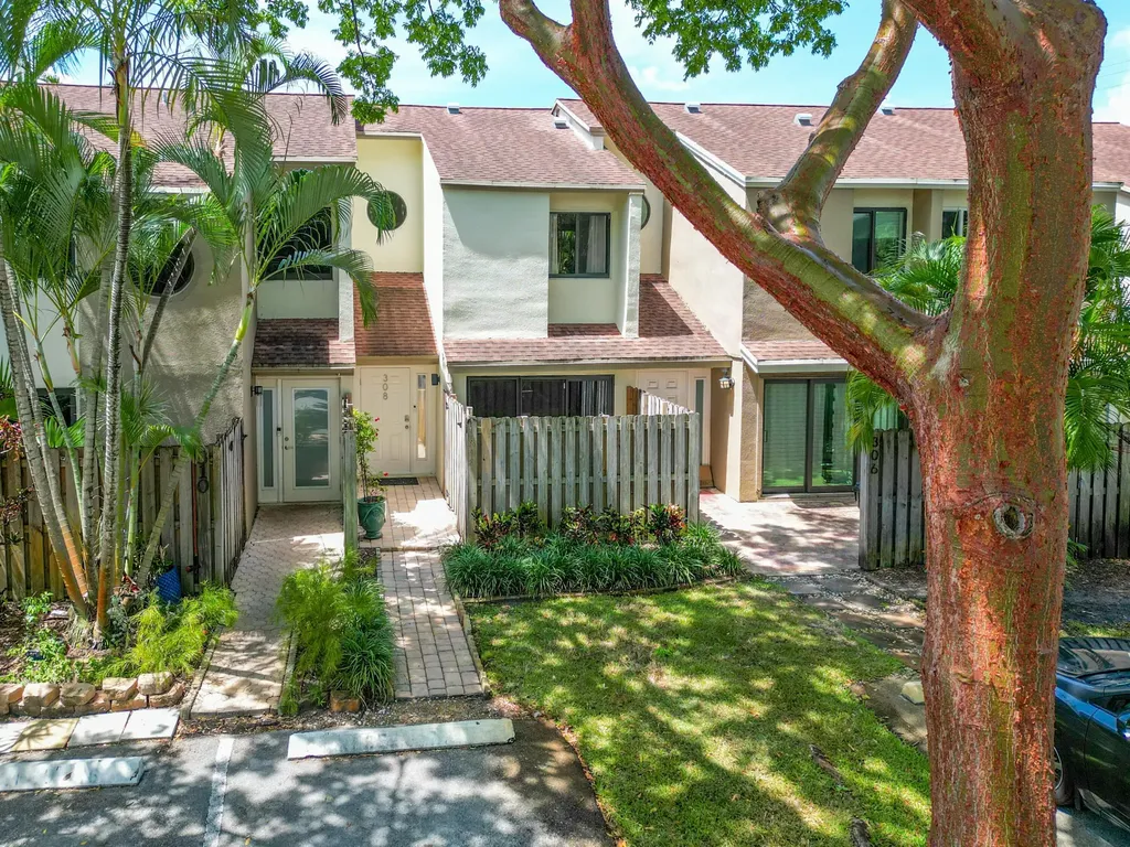308 City View Drive Fort Lauderdale FL 33311