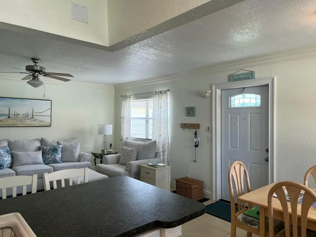 84 Saxony Delray Beach FL 33446