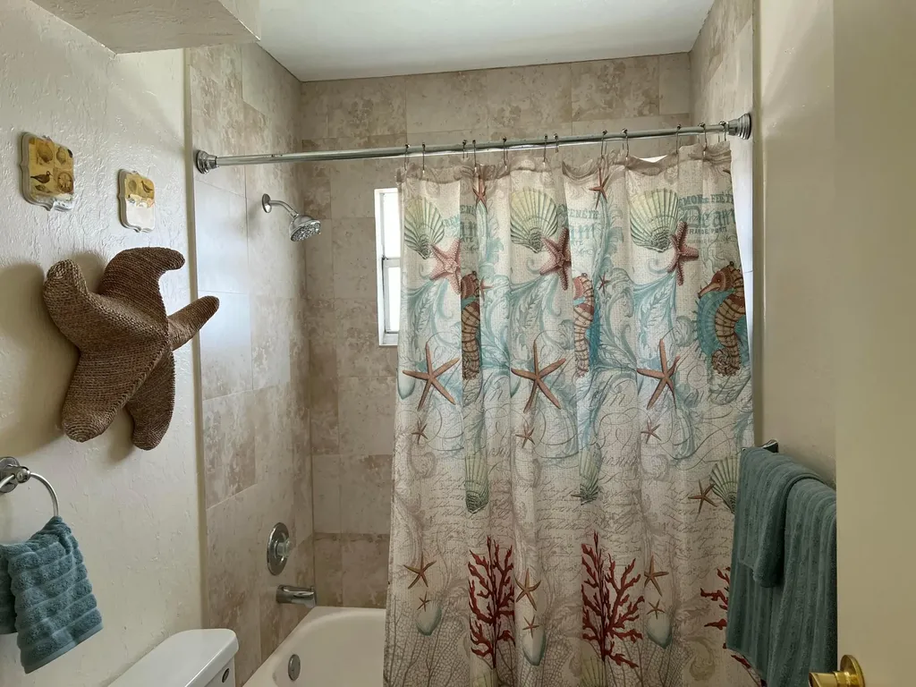 84 Saxony Delray Beach FL 33446