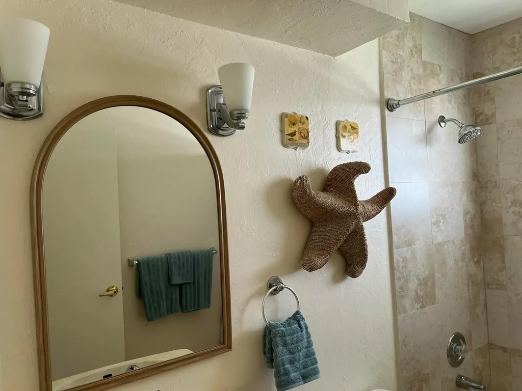 84 Saxony Delray Beach FL 33446