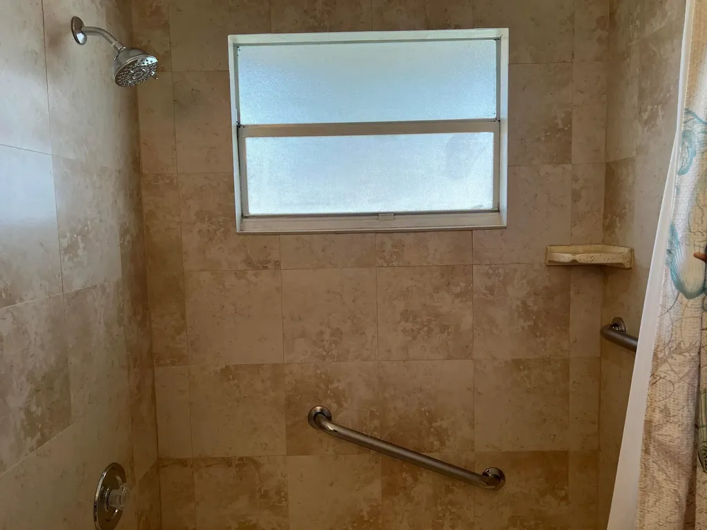 84 Saxony Delray Beach FL 33446