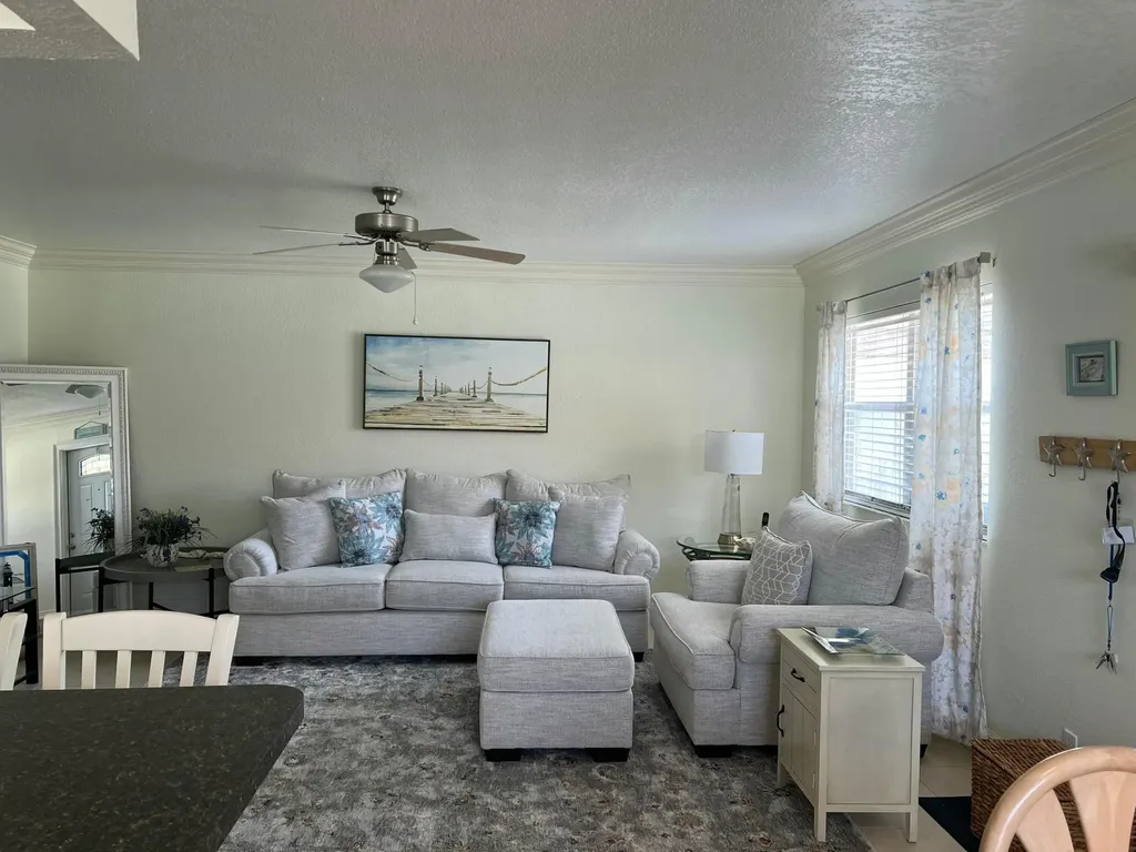 84 Saxony Delray Beach FL 33446