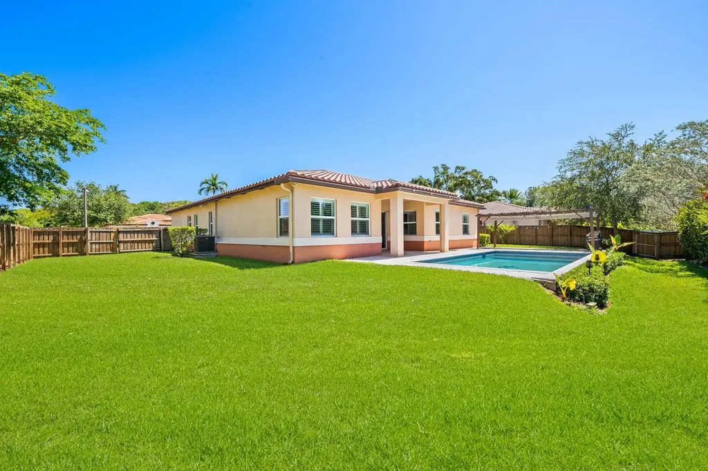 6412 SW 55th Place Davie FL 33314
