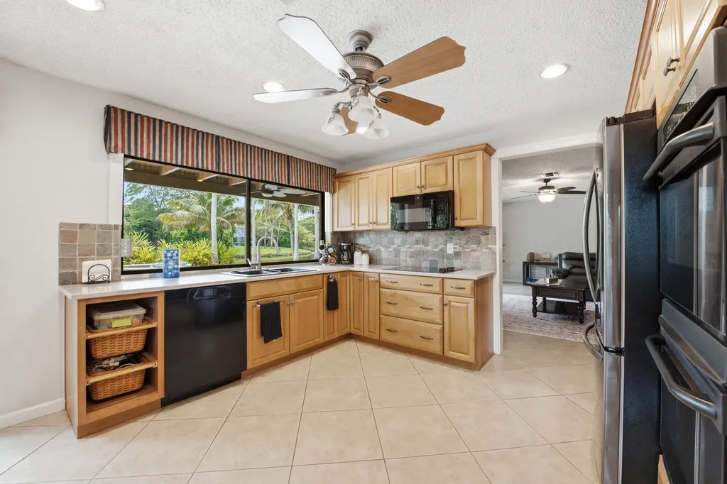 2017 NW 102nd Terrace Coral Springs FL 33071