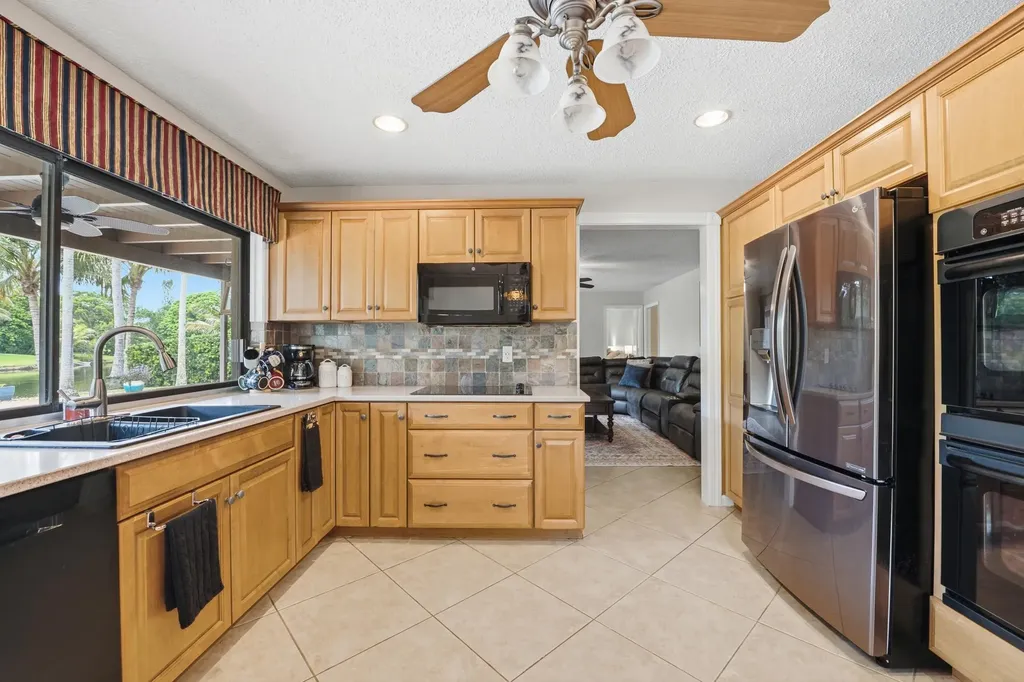2017 NW 102nd Terrace Coral Springs FL 33071