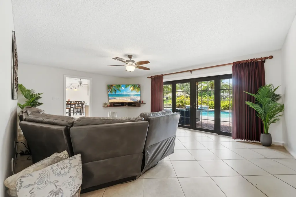 2017 NW 102nd Terrace Coral Springs FL 33071