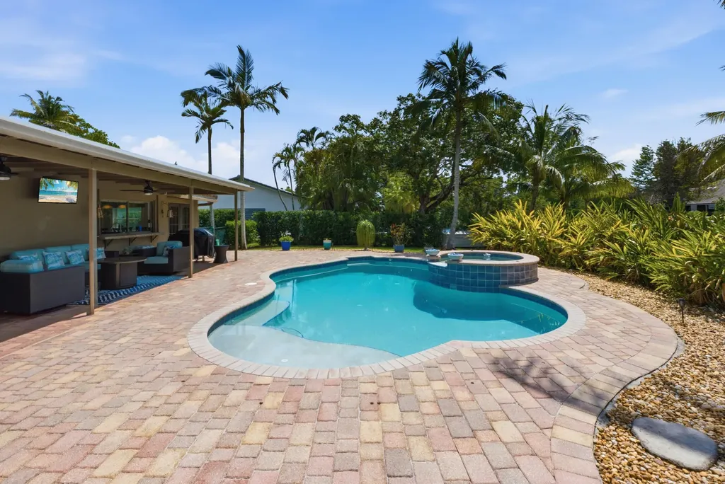 2017 NW 102nd Terrace Coral Springs FL 33071