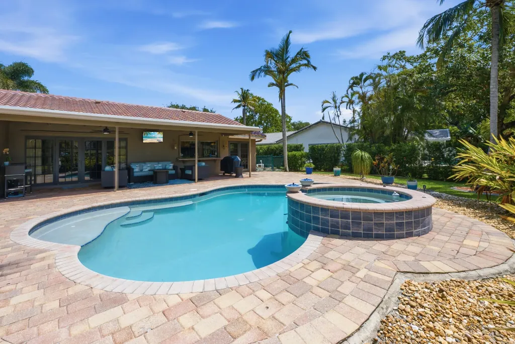 2017 NW 102nd Terrace Coral Springs FL 33071