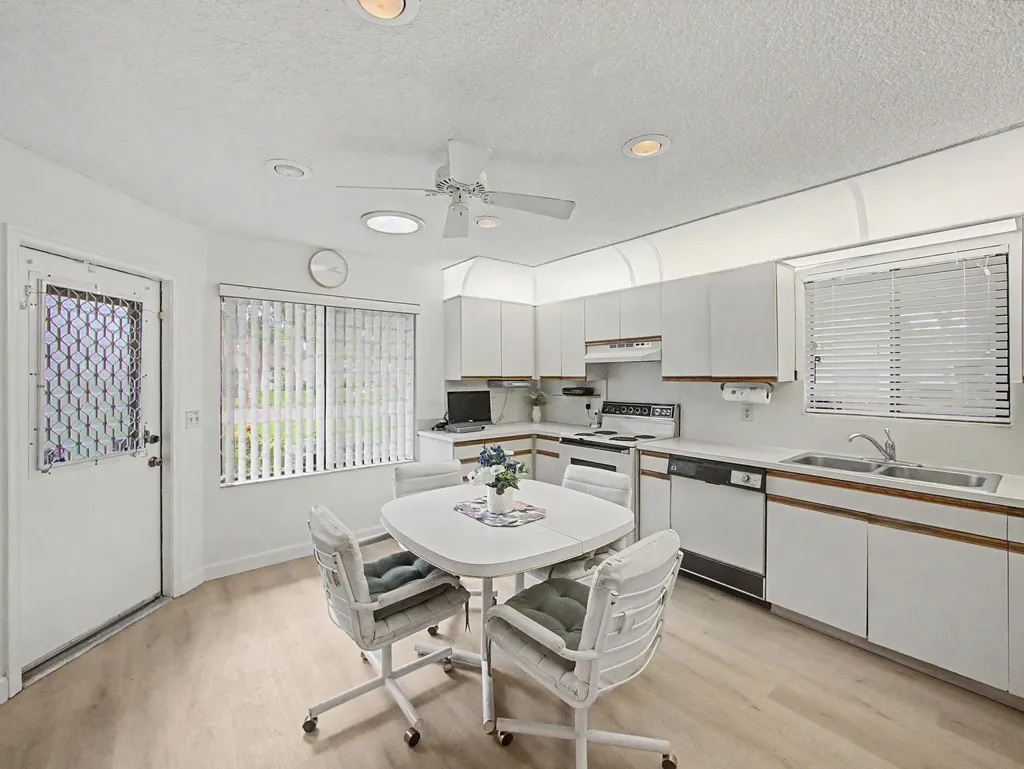 10089 Cherrywood Place Boynton Beach FL 33437