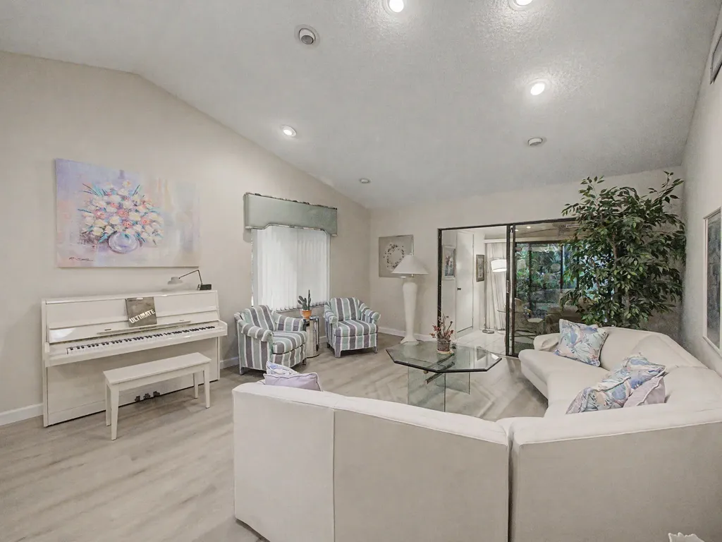 10089 Cherrywood Place Boynton Beach FL 33437