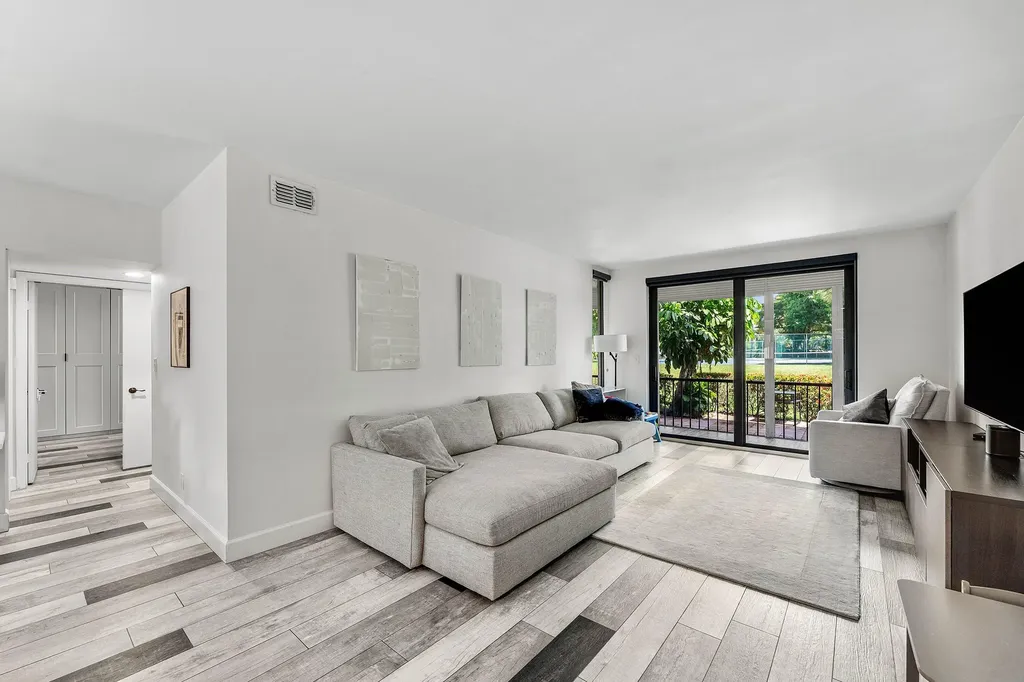 7942 La Mirada Drive Boca Raton FL 33433