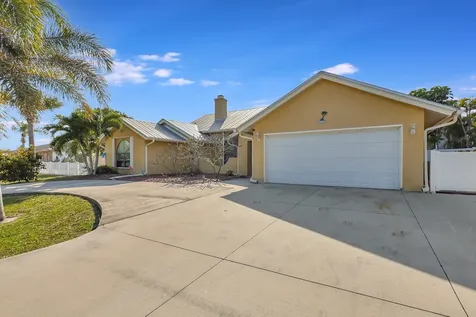 137 Queens Road Fort Pierce FL 34949
