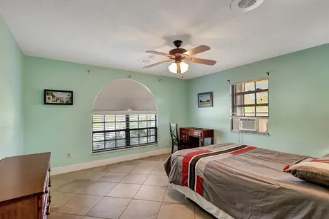137 Queens Road Fort Pierce FL 34949