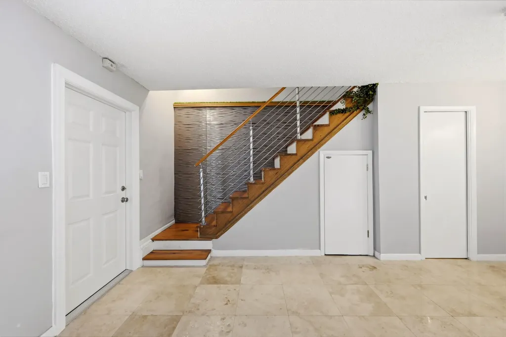 905 NE 28th Street Wilton Manors FL 33334
