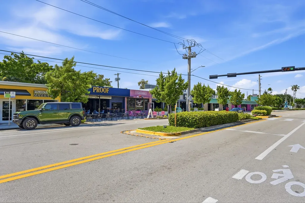 905 NE 28th Street Wilton Manors FL 33334