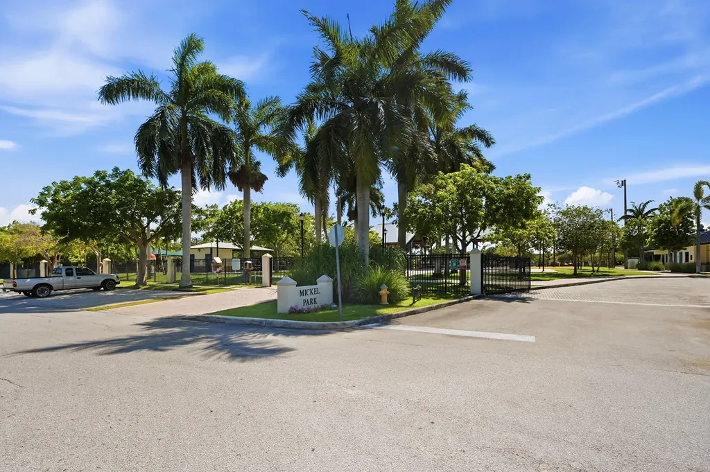 905 NE 28th Street Wilton Manors FL 33334