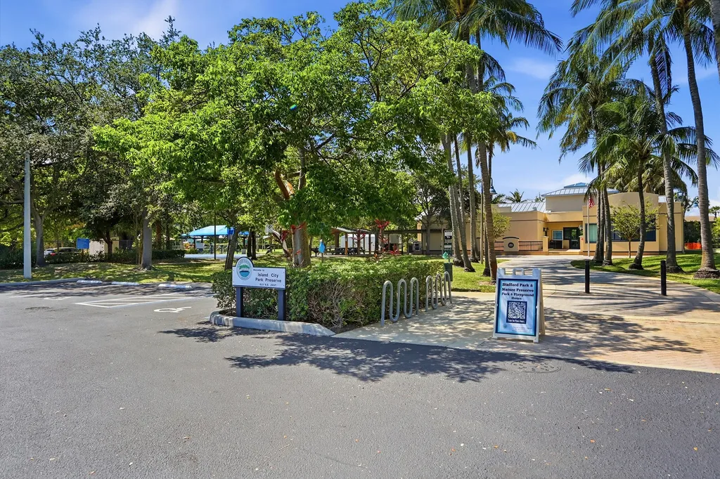 905 NE 28th Street Wilton Manors FL 33334