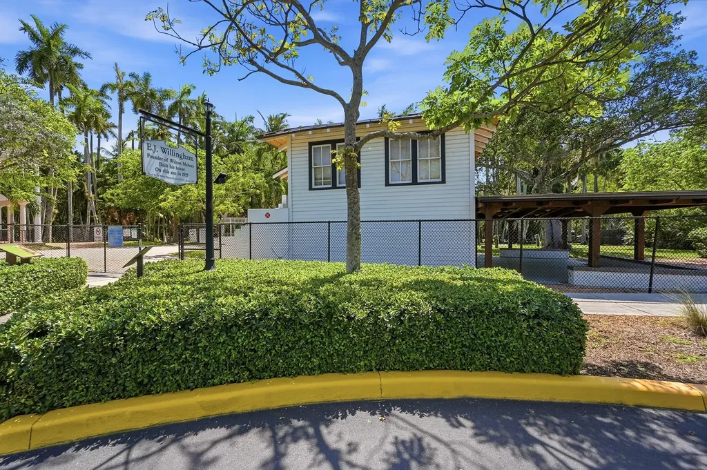 905 NE 28th Street Wilton Manors FL 33334