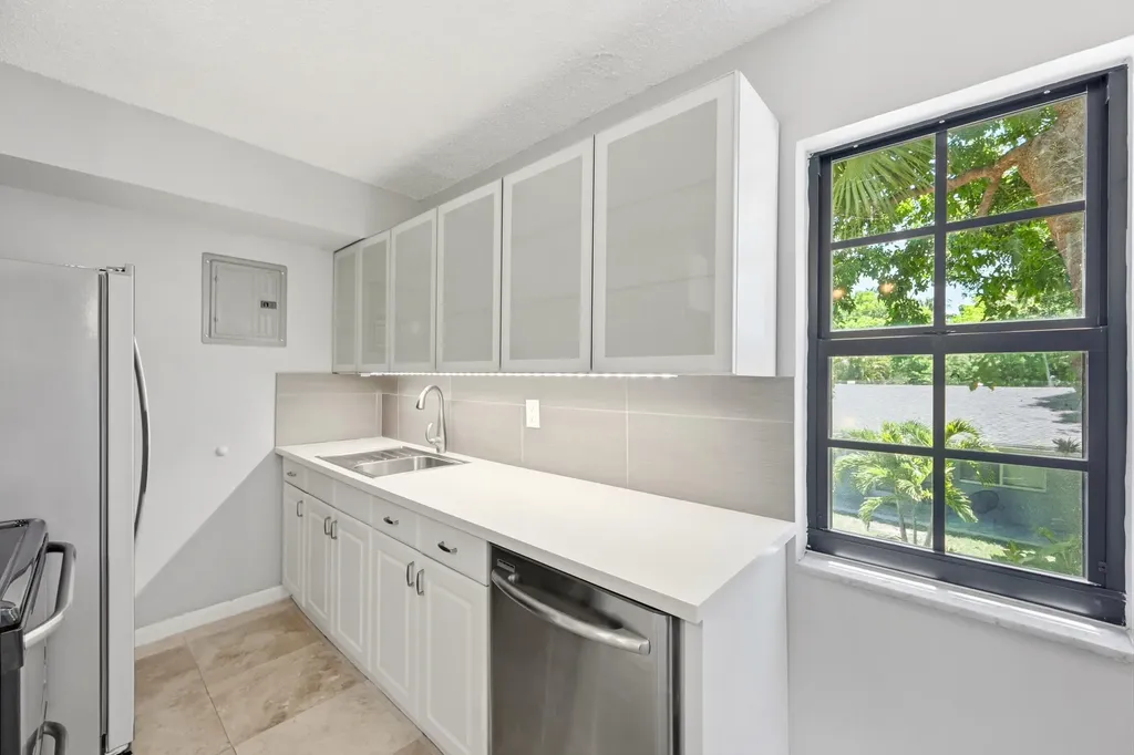 905 NE 28th Street Wilton Manors FL 33334
