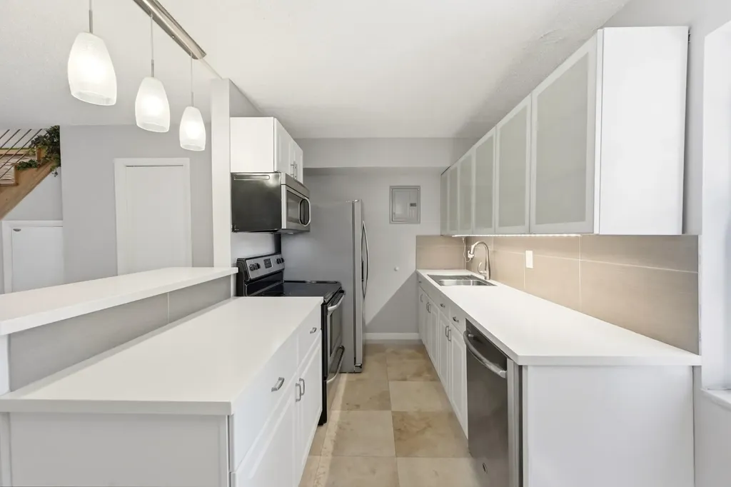 905 NE 28th Street Wilton Manors FL 33334