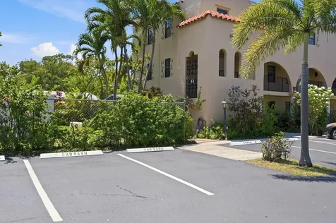 905 NE 28th Street Wilton Manors FL 33334