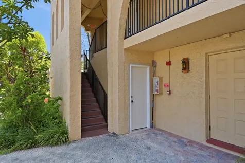 905 NE 28th Street Wilton Manors FL 33334