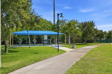 905 NE 28th Street Wilton Manors FL 33334