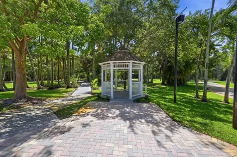 905 NE 28th Street Wilton Manors FL 33334