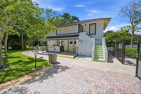 905 NE 28th Street Wilton Manors FL 33334