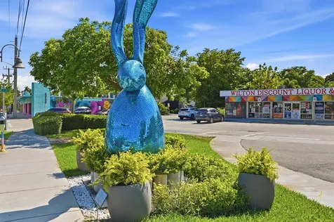 905 NE 28th Street Wilton Manors FL 33334