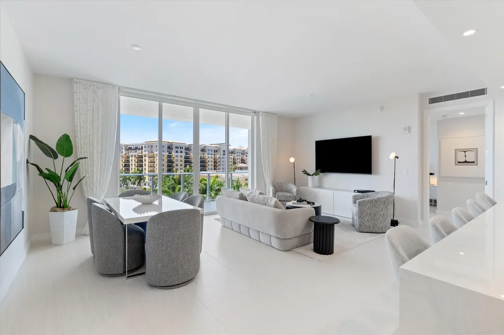 220 SE Mizner Boulevard Boca Raton FL 33432