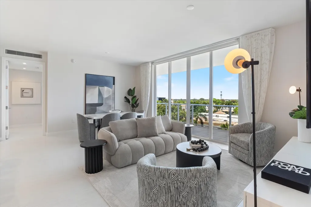 220 SE Mizner Boulevard Boca Raton FL 33432