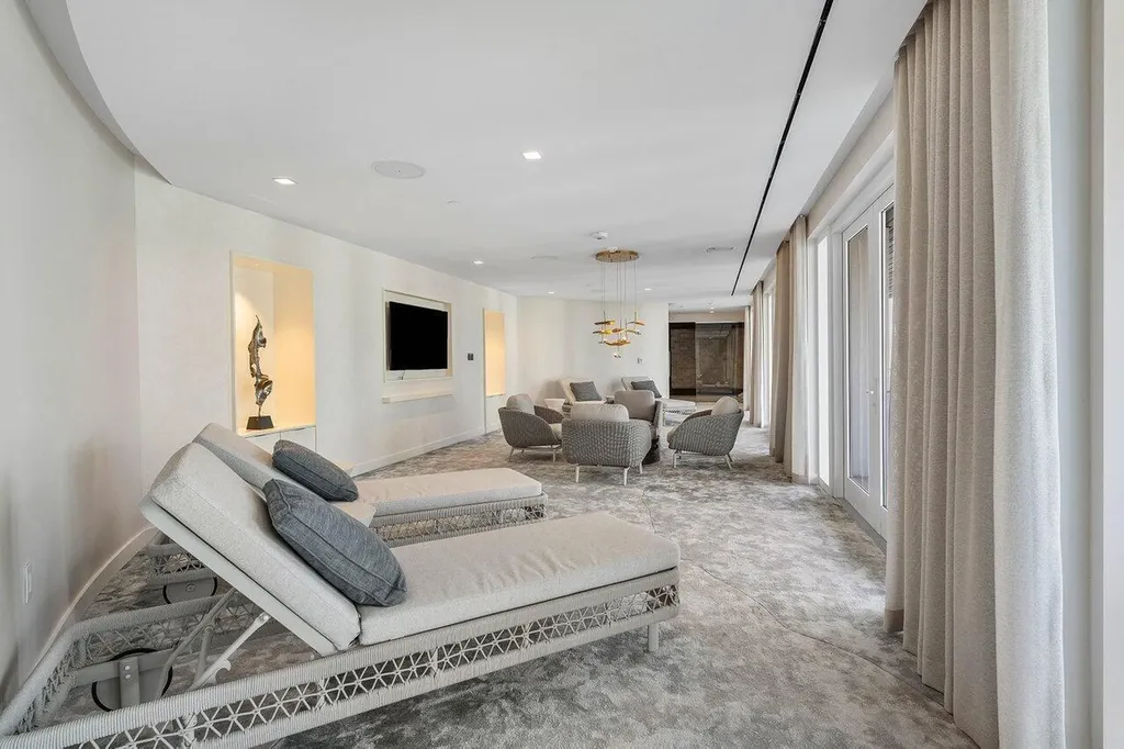220 SE Mizner Boulevard Boca Raton FL 33432