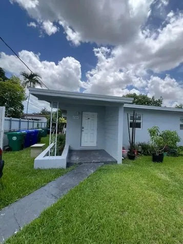 1524 NW 42nd Street Miami FL 33142