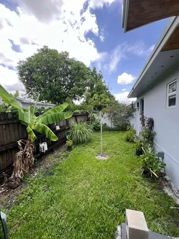 1524 NW 42nd Street Miami FL 33142