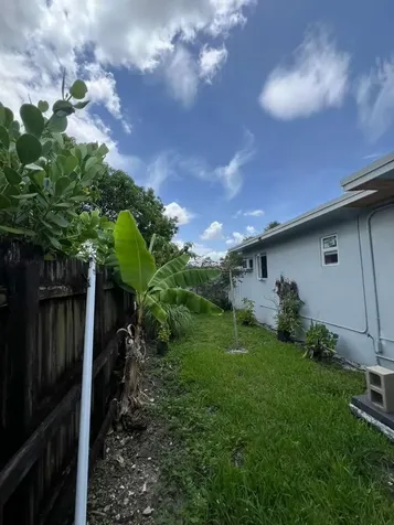 1524 NW 42nd Street Miami FL 33142