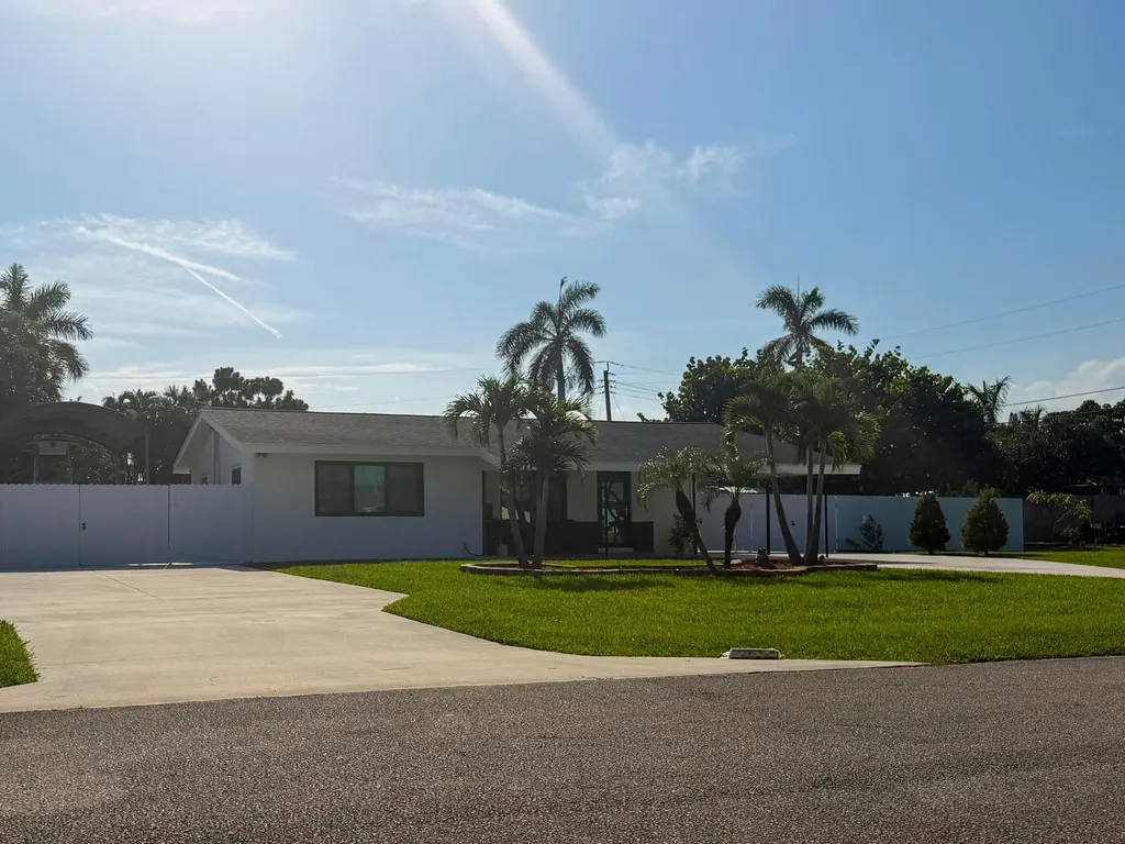 80 Cleveland Road Lake Worth FL 33467
