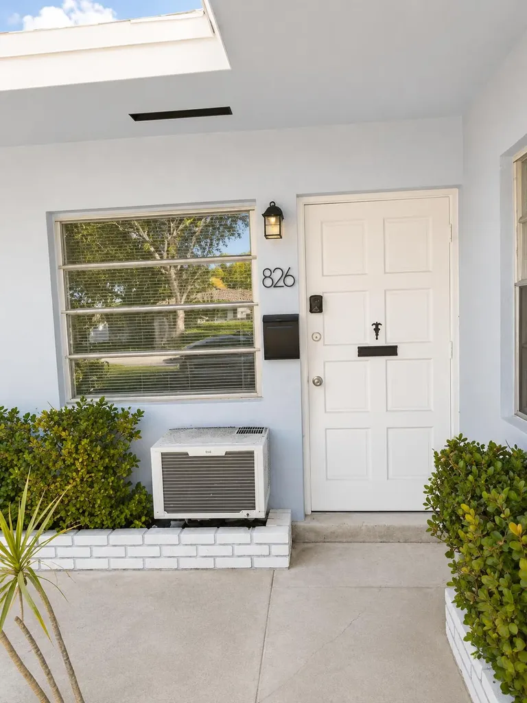 824 NE 16th Street Fort Lauderdale FL 33304
