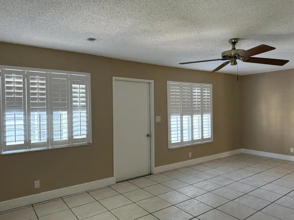320 SE 10th Street Pompano Beach FL 33060