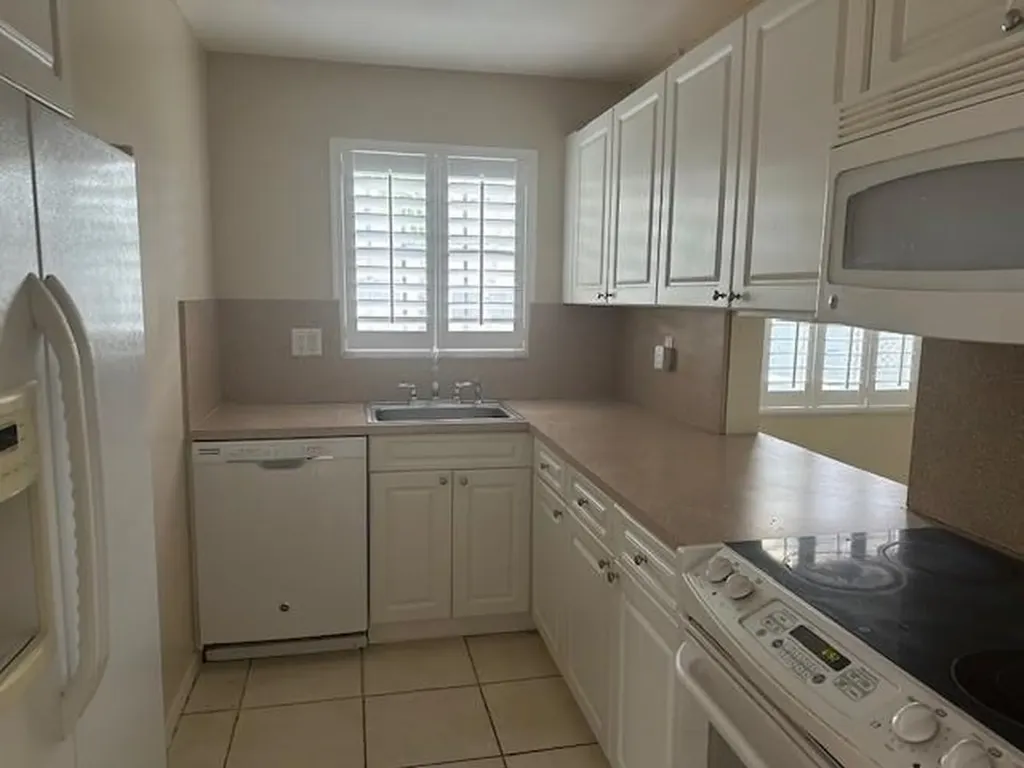 320 SE 10th Street Pompano Beach FL 33060