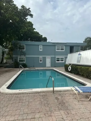 320 SE 10th Street Pompano Beach FL 33060
