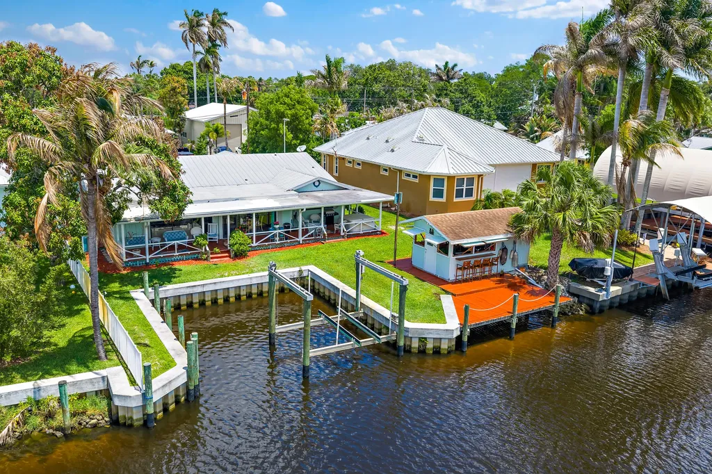 715 SW Rustic Circle Stuart FL 34997