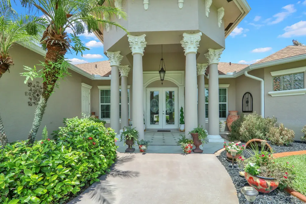 2043 SE Bisbee Street Port St Lucie FL 34952
