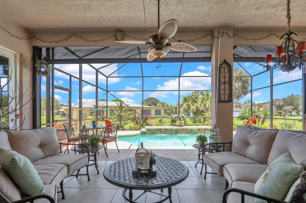 2043 SE Bisbee Street Port St Lucie FL 34952